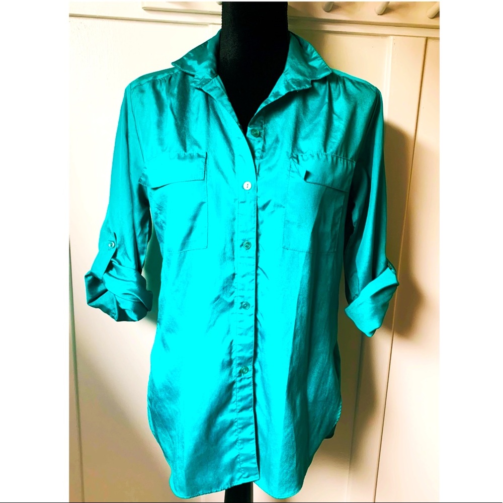 Beautiful turquoise blouse in excellent condition